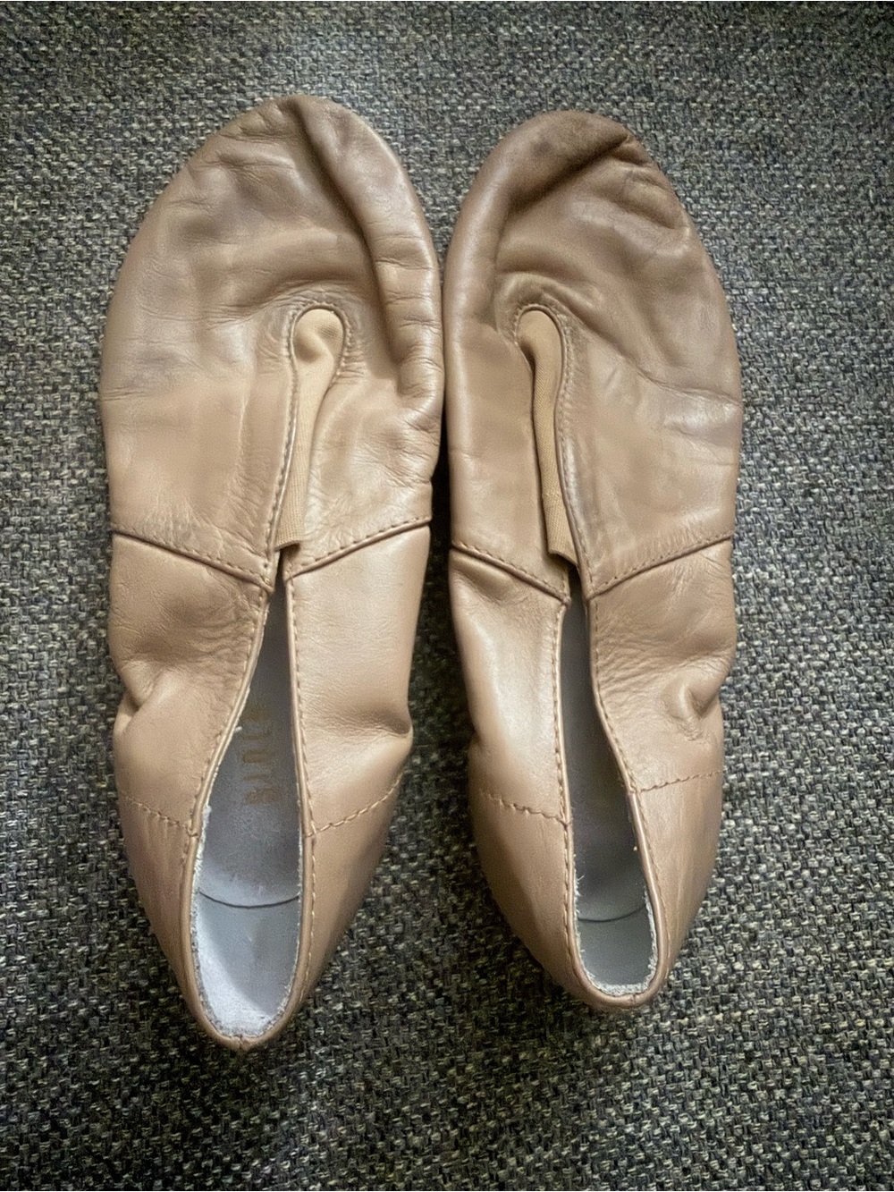 Girls Bloch Soft Leather Jazz Shoes in Taupe